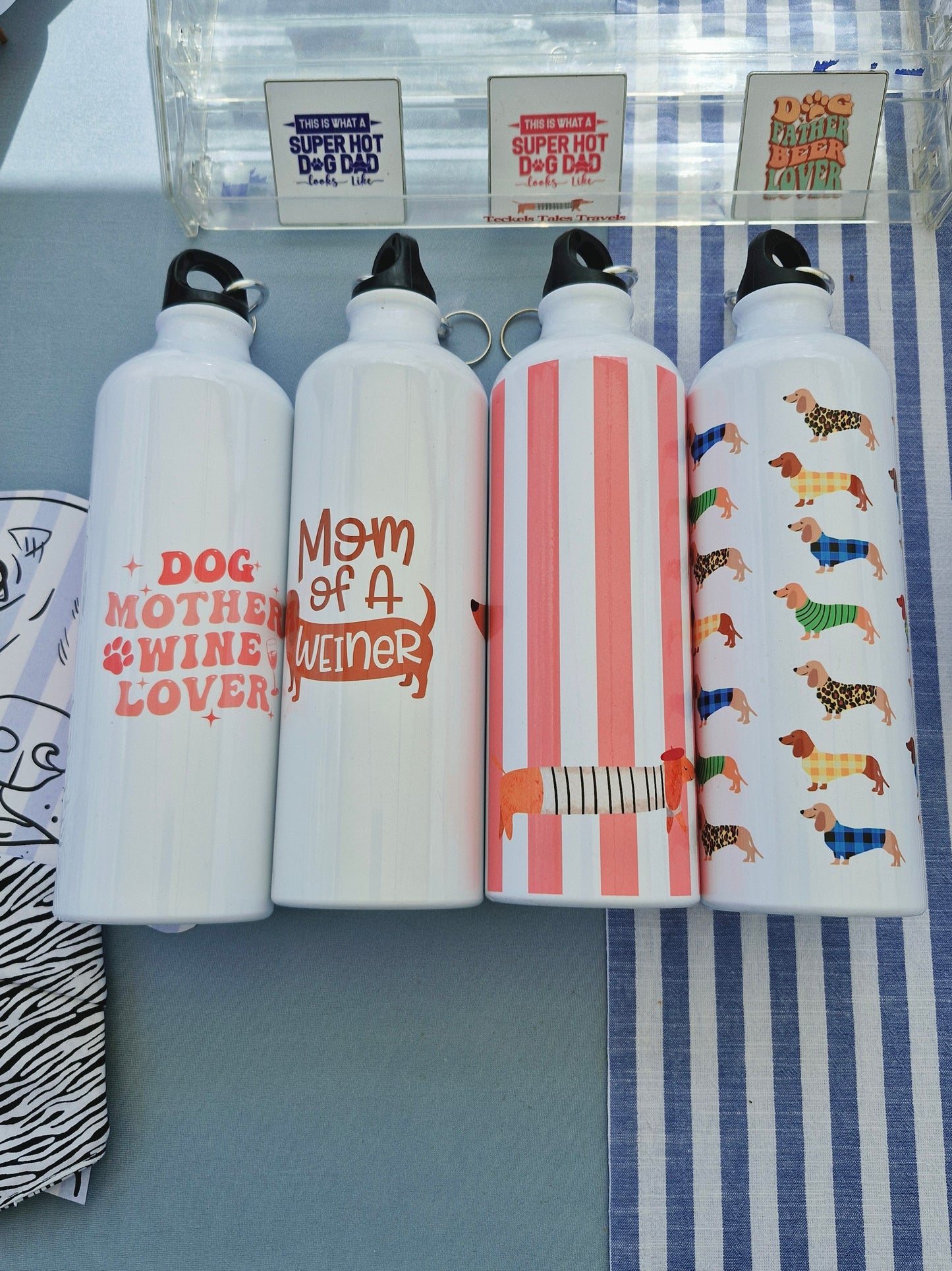 Mom of a Weiner - Premium Drinkfles voor Teckelliefhebbers