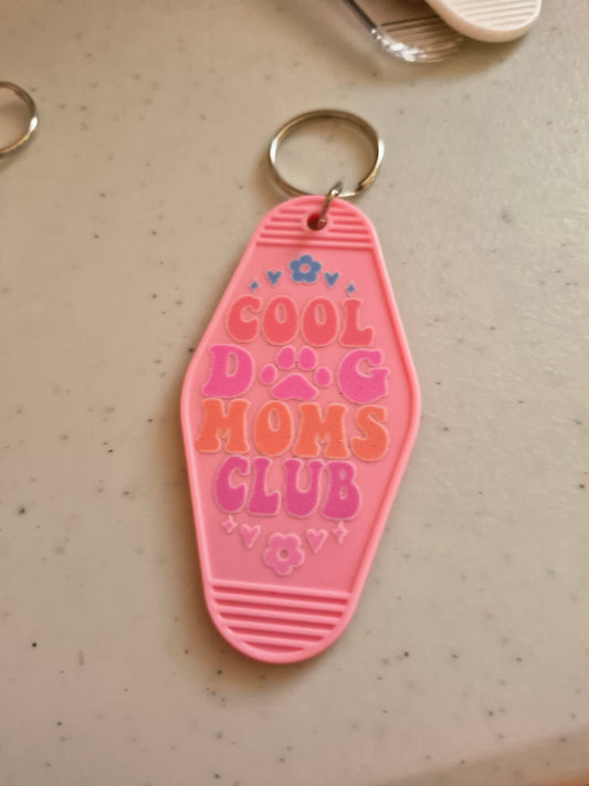 Cool Dog Moms Club Sleutelhanger - Cadeau voor Hondenliefhebbers