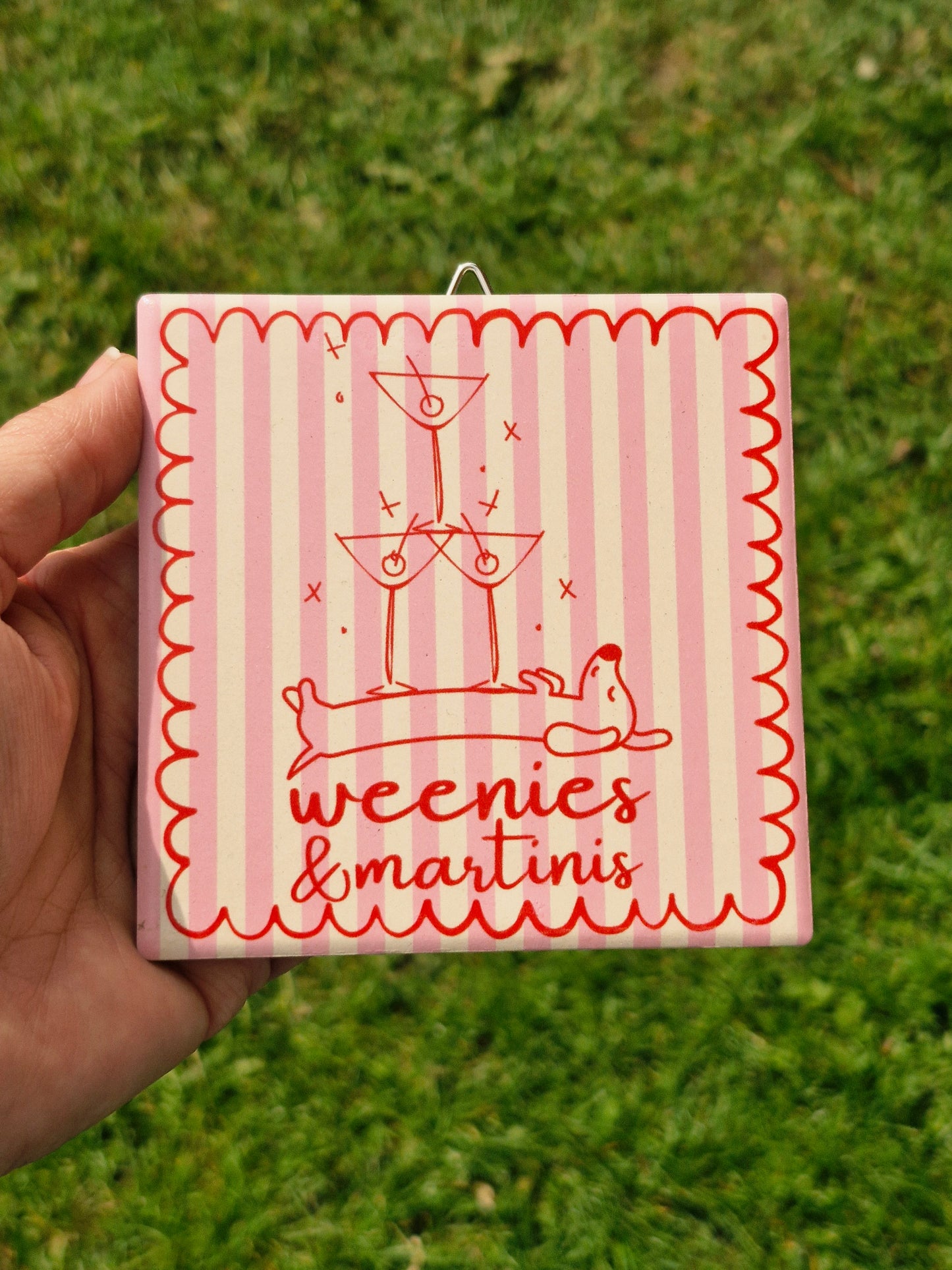 Keramisch Tegeltje 10x10cm – Weenies & Martinis roze streep | Wanddecoratie