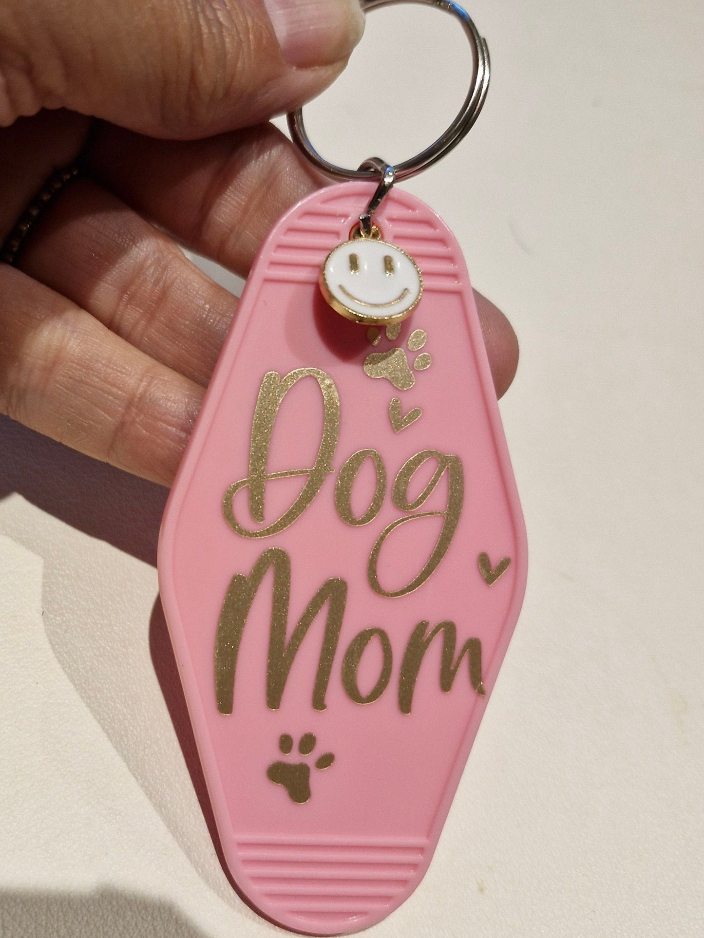 Dog Mom Paws Motel Sleutelhanger - Retro Keychain