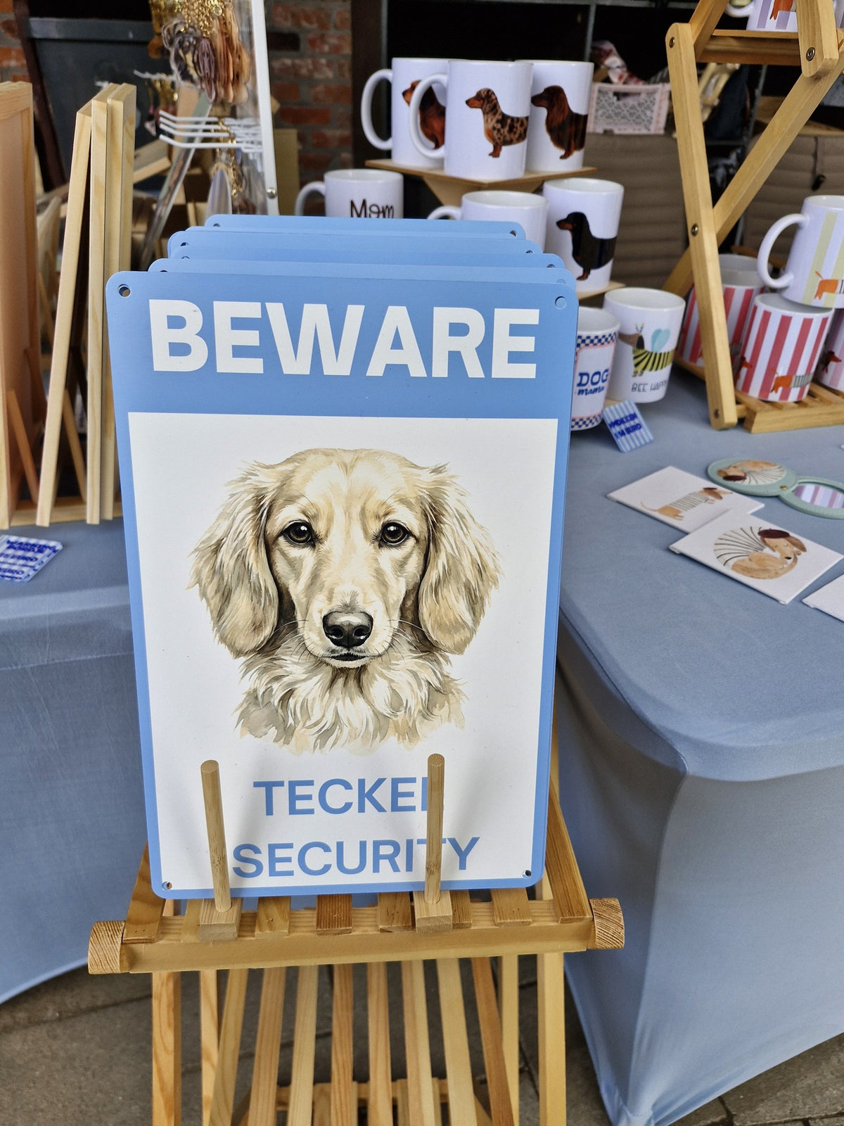 Waakbord teckel langhaar creme - aluminium Beware Teckel Security bordje 20x30 cm in het echt