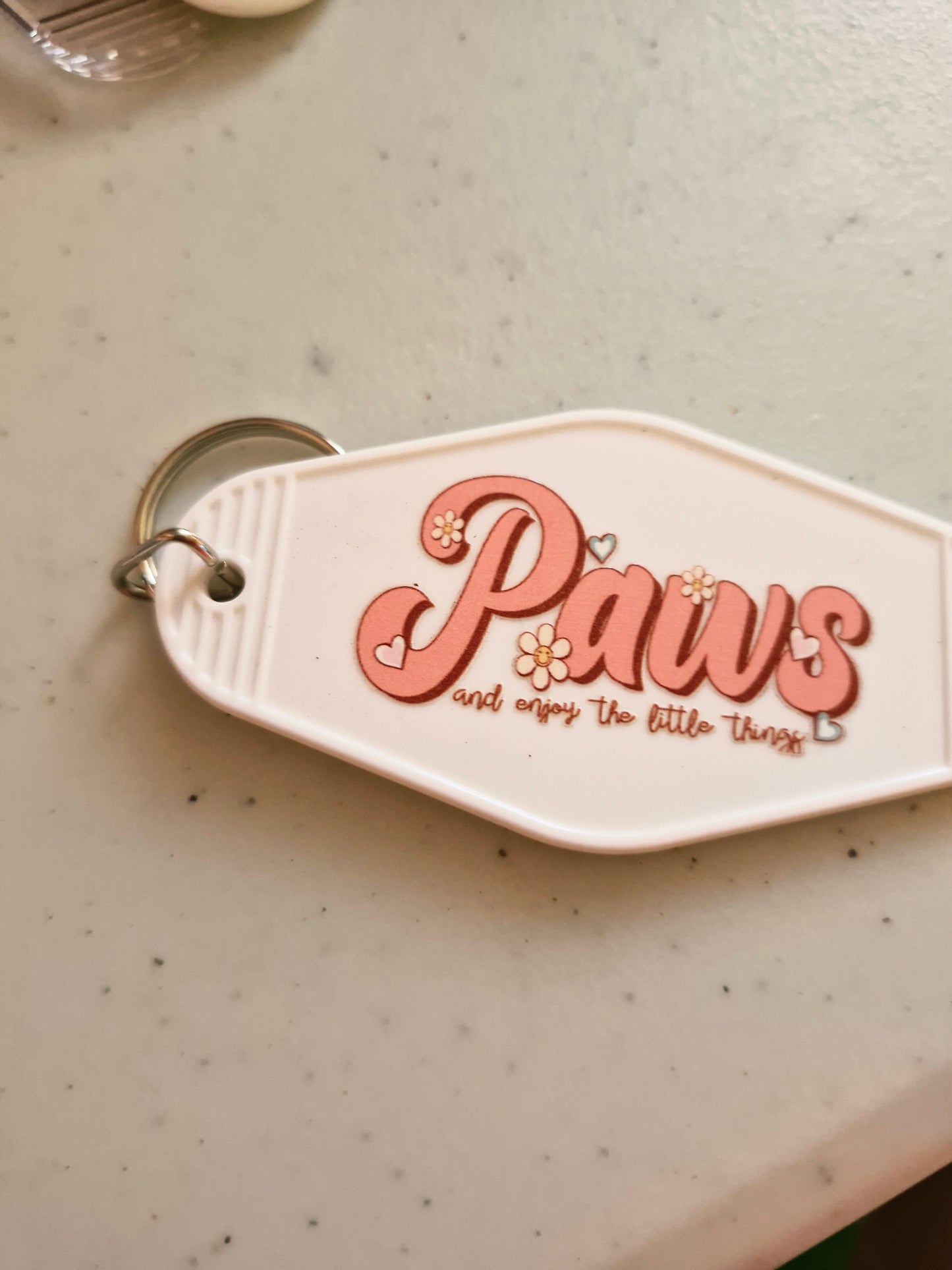 Paws and enjoy the little things pastel kleur Sleutelhanger - Cadeau voor Hondenliefhebbers