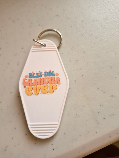 Motel sleutelhanger Best Dog Grandma Ever pastelkleuren - cadeau voor hondenoma's