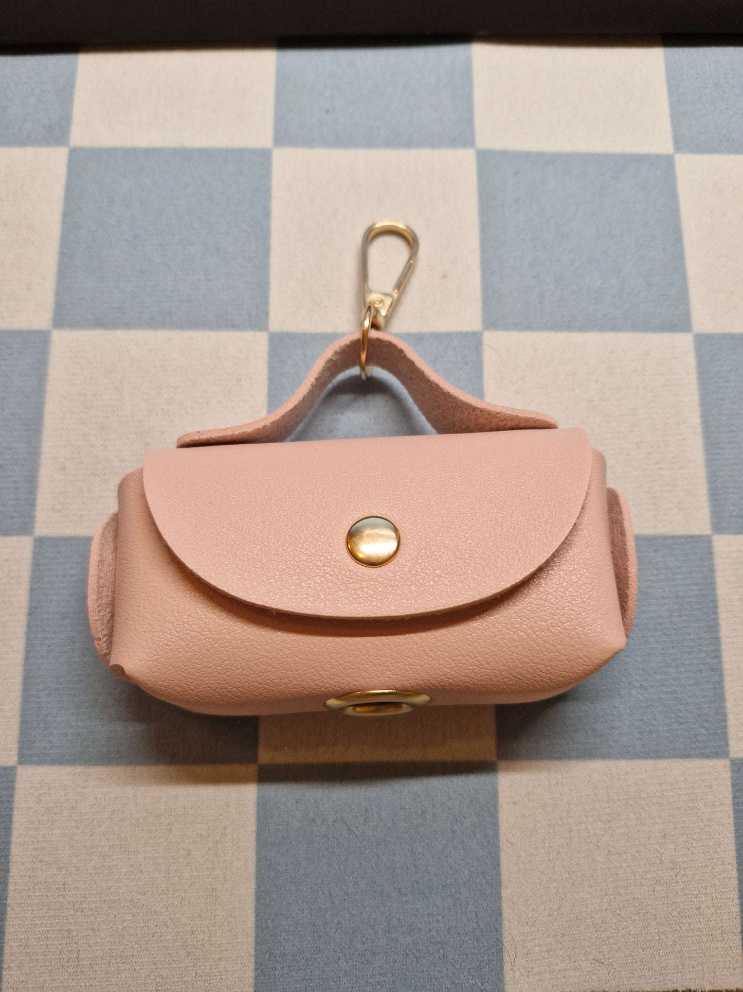 Poepzakhouder Nepleder – Stijlvol Mini Handtasje voor Hondenuitlaat