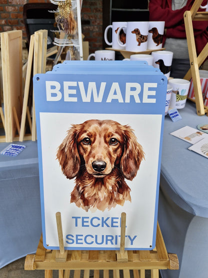 Waakbord teckel langhaar rood - Beware Teckel Security bordje in het blauw, echte foto