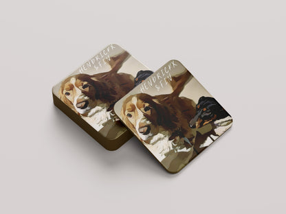 Gepersonaliseerde onderzetter met eigen hondenillustratie, close-up van print op MDF