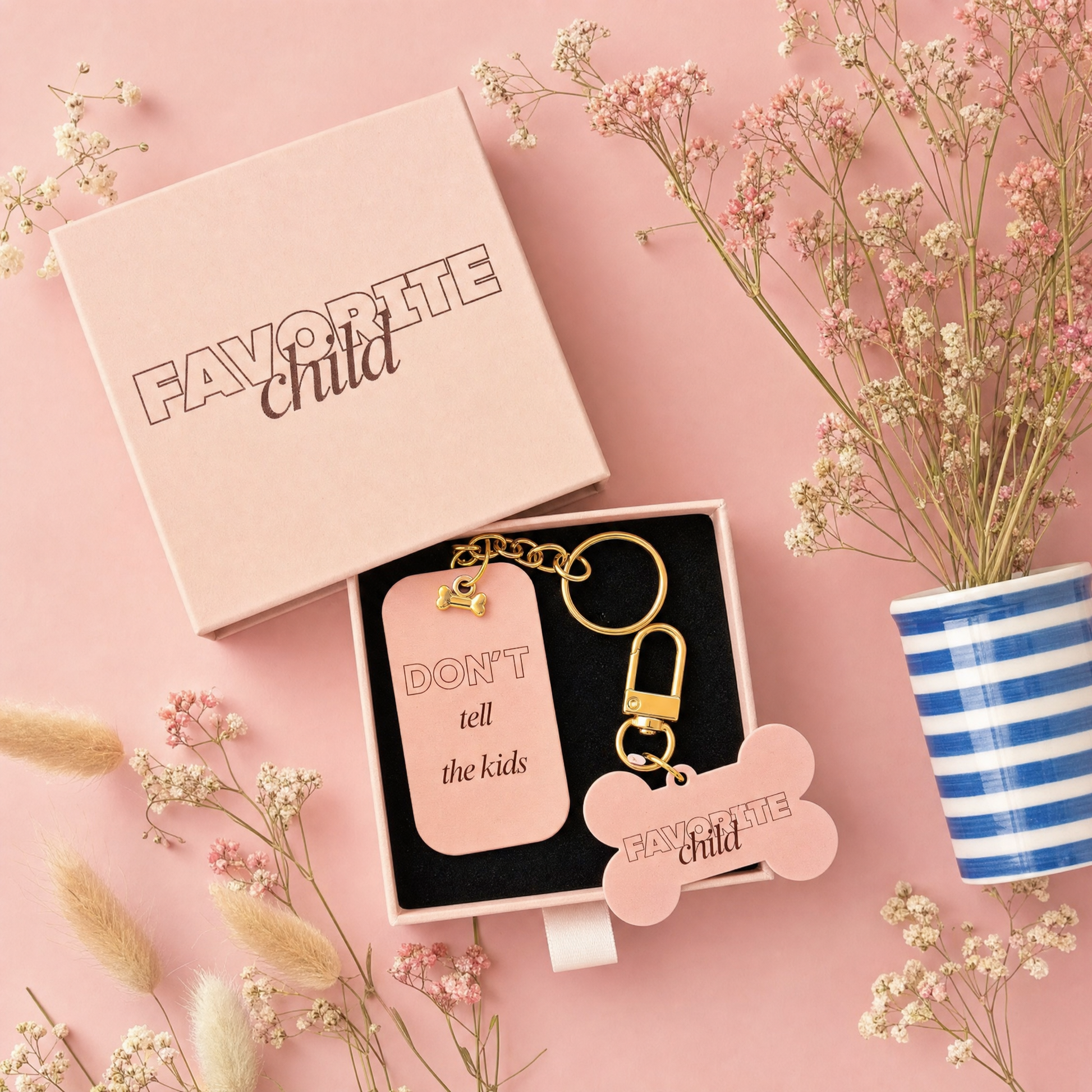 Dogtag en keychain voor dogmom en hond grappig met de tekst favorite child