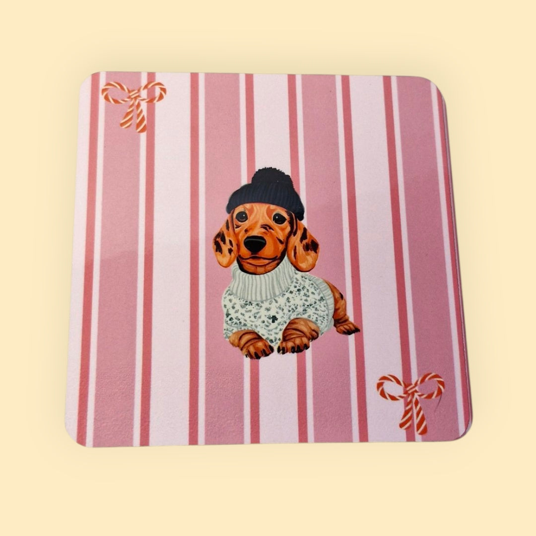 Kerst Onderzetter Roze Gestreept met Strikjes - Bruine kortharige merle teckel
