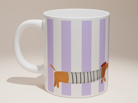 mok met lila strepen en teckel erop in Parijse stijl met baret op