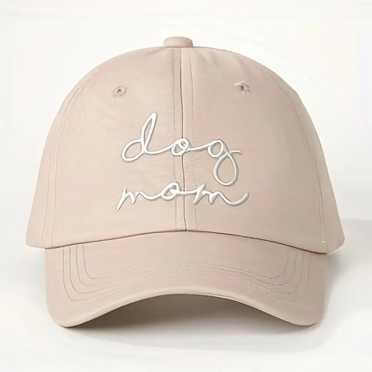 Beige pet met geborduurde tekst dog mom