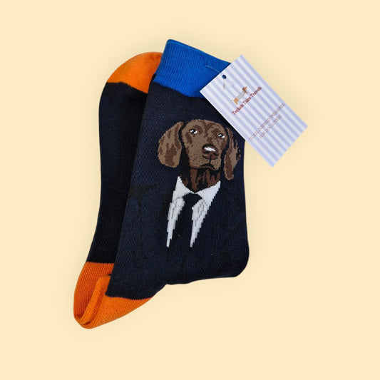 zwarte sokken met een illustratie van een teckel als gentlemen