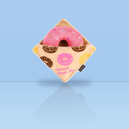 Roze pluche donut hondenknuffel met glazuur en knisperzakje van P.L.A.Y. Pup Cup Café