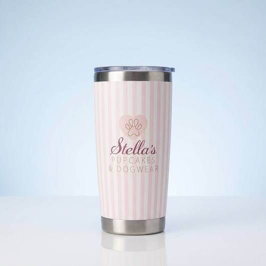 Gepersonaliseerde geïsoleerde tumbler 20oz met roze streepjespatroon en logo van Stella's Pupcakes & Dogwear – voorbeeld van custom bedrijfscadeau