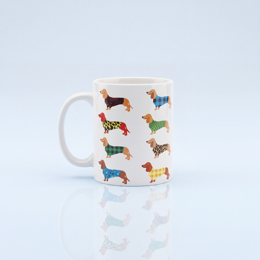 Witte mok met teckels in gekleurde gebreide truien, 11oz keramiek