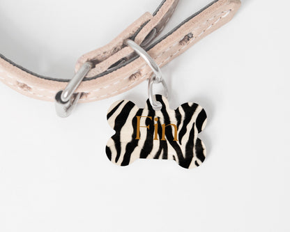 Gepersonaliseerde hondenpenning met zebraprint, MDF naamplaatje voor hond of kat
