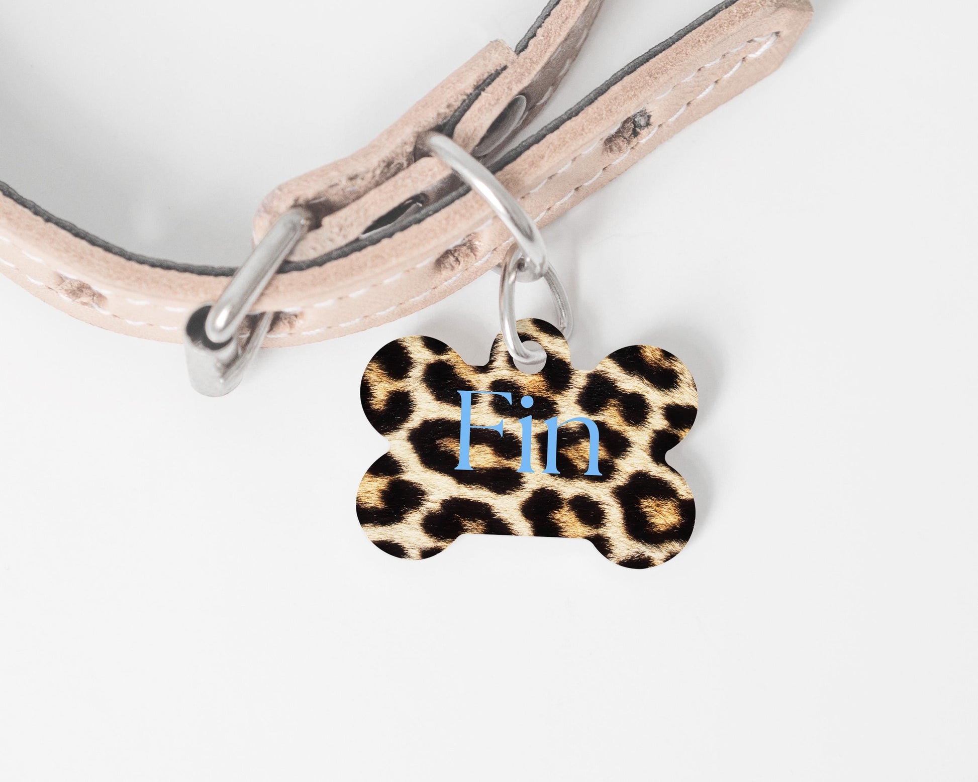 Gepersonaliseerde hondenpenning met luipaardprint, MDF naamplaatje voor hond of kat