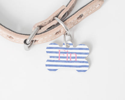 Gepersonaliseerde hondenpenning met blauwe strepen, MDF naamplaatje voor hond of kat