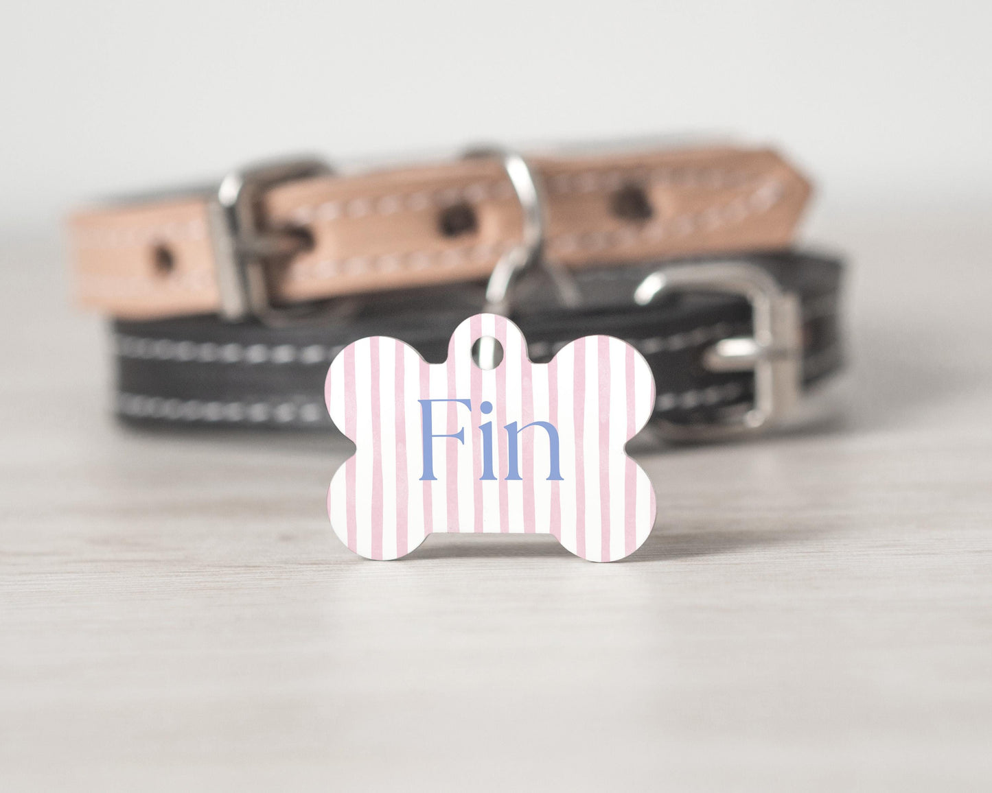 Gepersonaliseerde Hondenpenning - Roze strepen | MDF Naamplaatje voor Hond of Kat