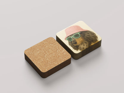 Merle Teckel Onderzetters Set - Langhaar Merle Teckel met Roze Hoedje - Cadeau Teckelliefhebber