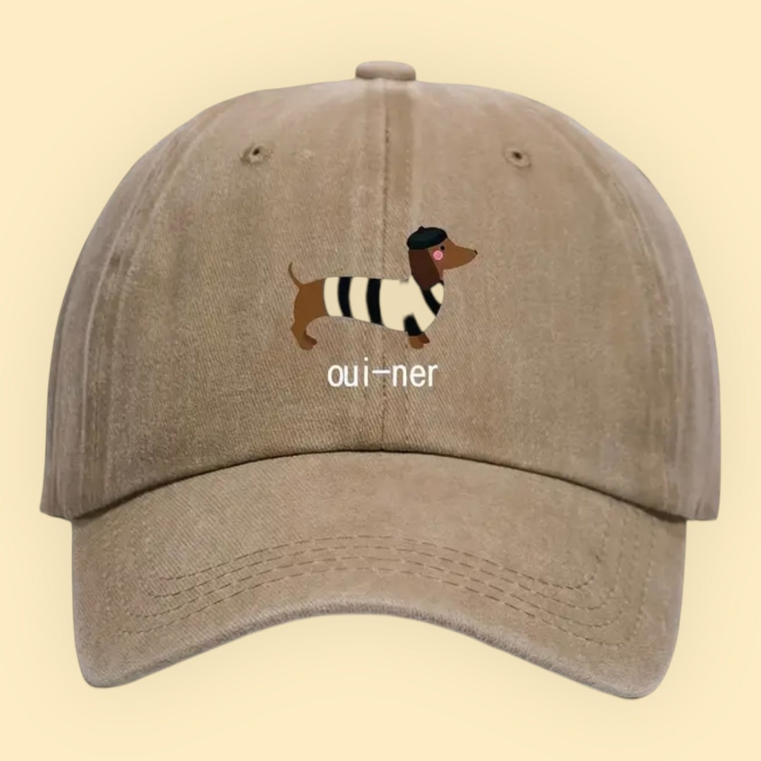 canvas pet kaki met teckel met parijse vibes met de tekst oui-ner