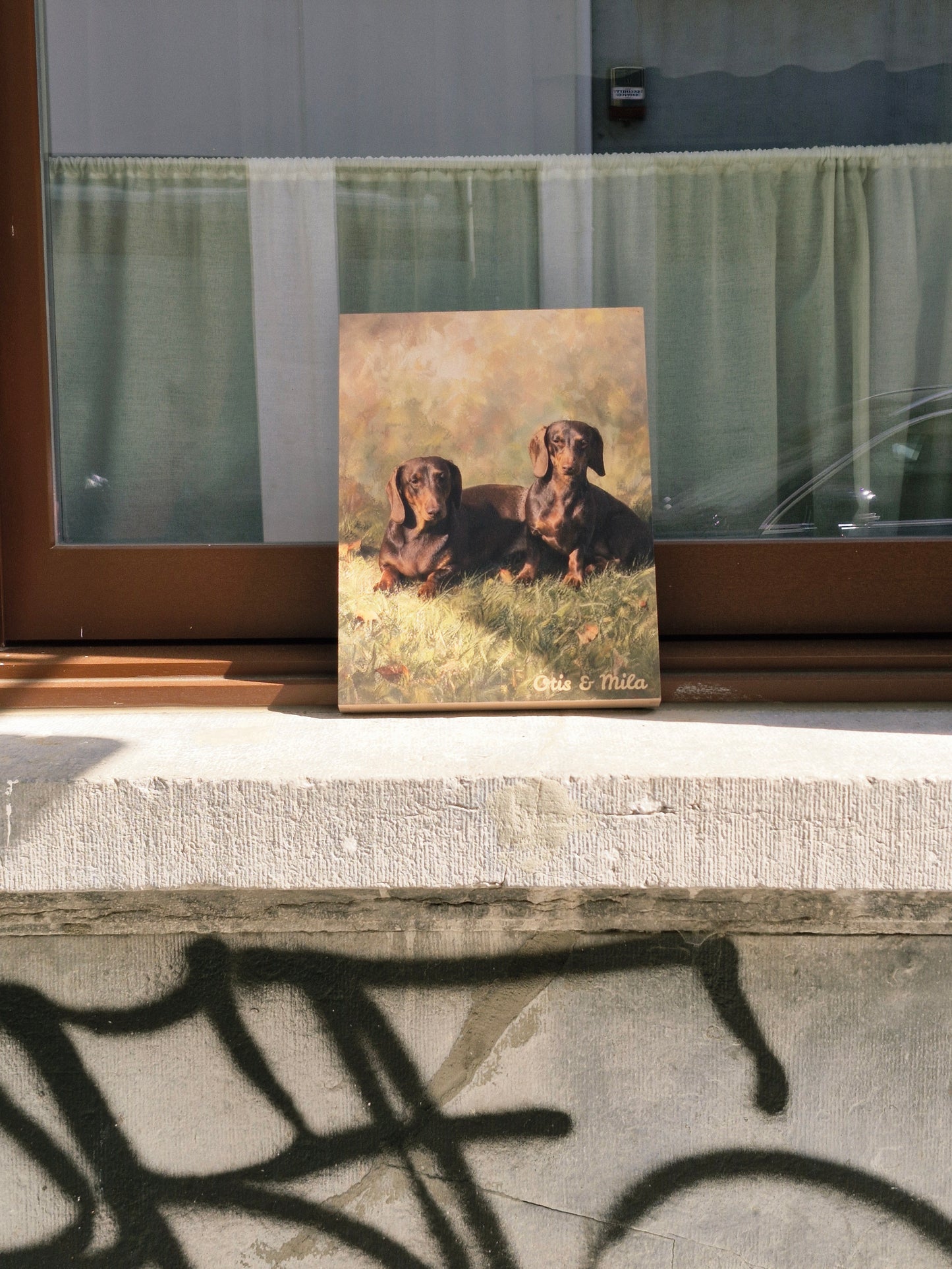 Gepersonaliseerde print op beukenhout – Flat printmethode – teckel portret op hout – cadeau dog mom